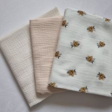 Set 3 mušelínových plenek 80 × 80 - bílá, natur, kvítky