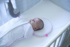 Polštářek ergonomický stabilizační pro novorozence Pink Classics 0-6m