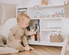 Montessori domečková police Woodle - bílá