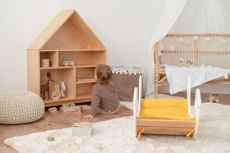 Dřevěná montessori houpačka SwingMe – bílá/přírodní dřevo
