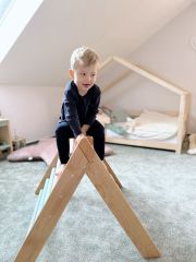 Piklerové trojúhelník ClimbMe – přírodní dřevo/duha
