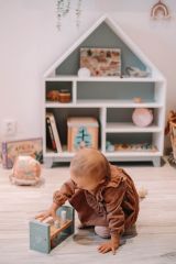Montessori domečková police Woodle - bílá/šedá
