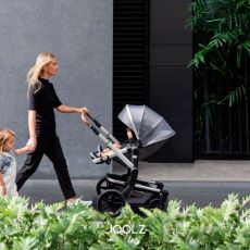 Day+ kompletní set Gorgeous Grey 2021 + Cybex Cloud Z i-Size Deep Black 2021 + adaptéry Joolz