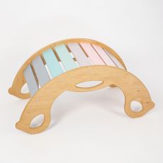 Dřevěná montessori houpačka SwingMe – přírodní dřevo/duha