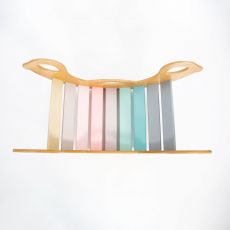 Dřevěná montessori houpačka SwingMe – přírodní dřevo/duha