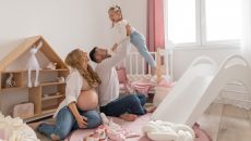 Montessori domečková police Woodle - přírodní dřevo/bílá