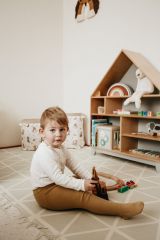 Montessori domečková police Woodle - přírodní dřevo/šedá