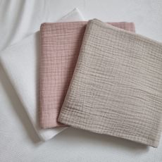 Set 3 mušelínových plenek 80 × 80 - bílá, mauve, bílá káva